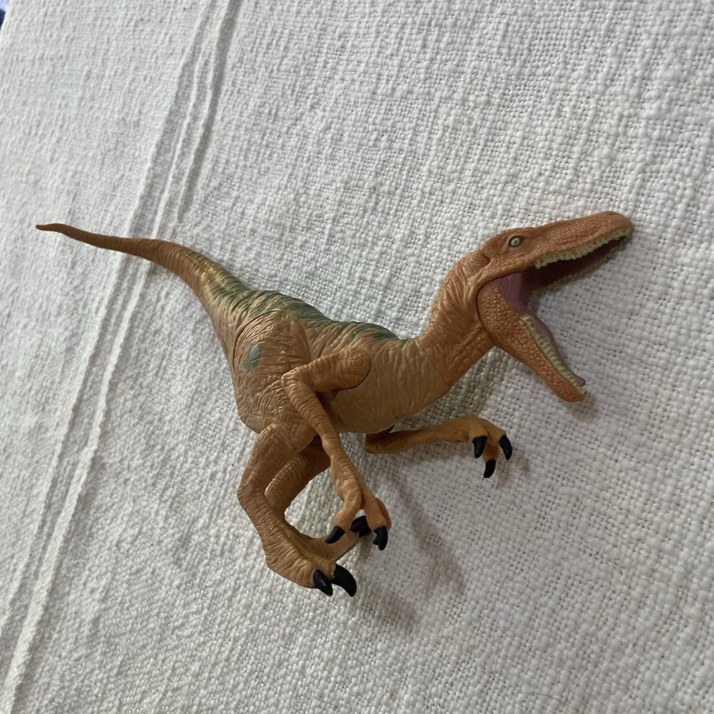 Jurassic World Hasbro 2015 Titan Raptorsβ Echo Velociraptor Dinosaur Figure Toy